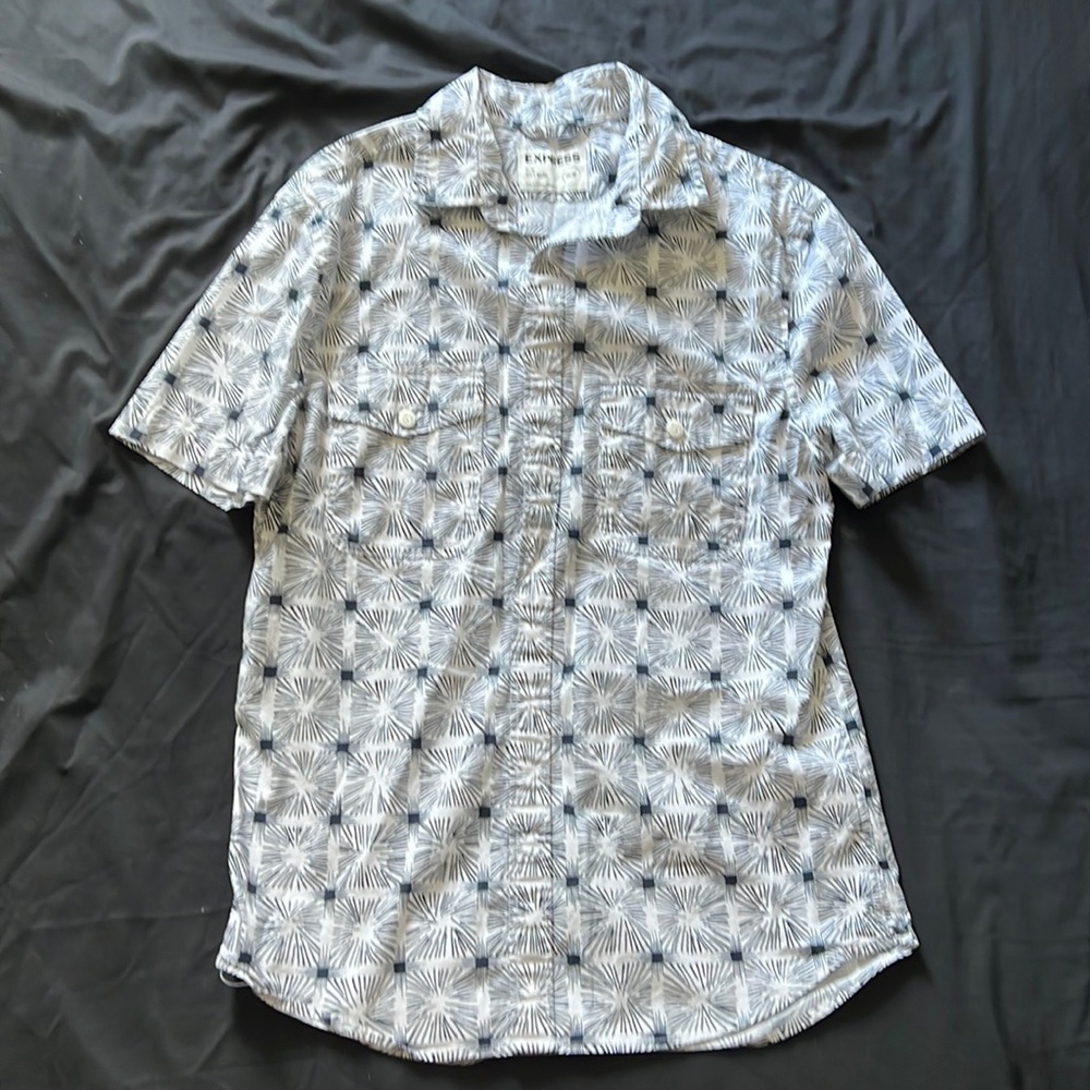 Express Slim Soft Wash button is sz XS